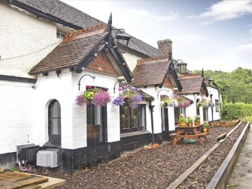 The May Garland Inn Hellingly Eksteriør bilde
