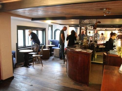 The May Garland Inn Hellingly Eksteriør bilde