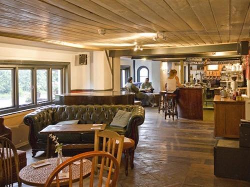 The May Garland Inn Hellingly Eksteriør bilde