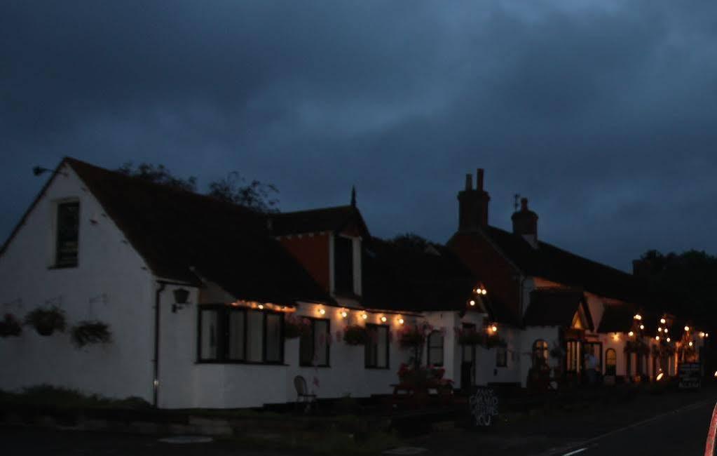 The May Garland Inn Hellingly Eksteriør bilde